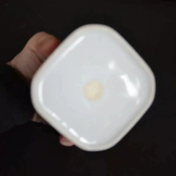 Cannister  with flower pattern - Picture 4 of 5